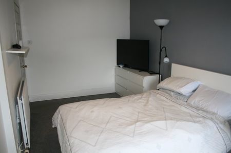 VERY WELL PRESENTED 2 BED FLAT – ABBOTSFORD STREET , DUNDEE - Photo 4