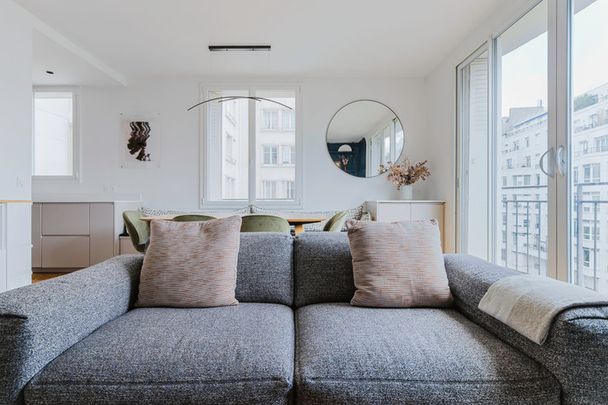 Rue Philibert Delorme - Photo 1