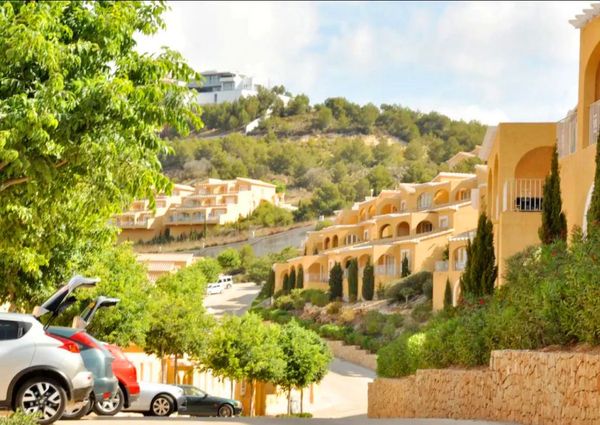 FOR RENT Apartment with 2 bedrooms with pool for LONG TERM