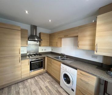 2 bedroom semi-detached house to rent - Photo 5