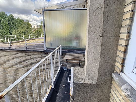 PRACHTIG GEMEUBELD 2-SLAAPKAMERAPPARTEMENT TE HUUR IN IXELLE - Photo 1