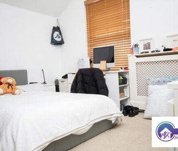 3 Bedroom Flat To Rent - Photo 1