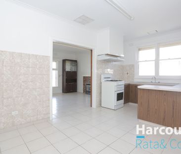 Charming 3-Bedroom Home in Thomastown - Photo 2