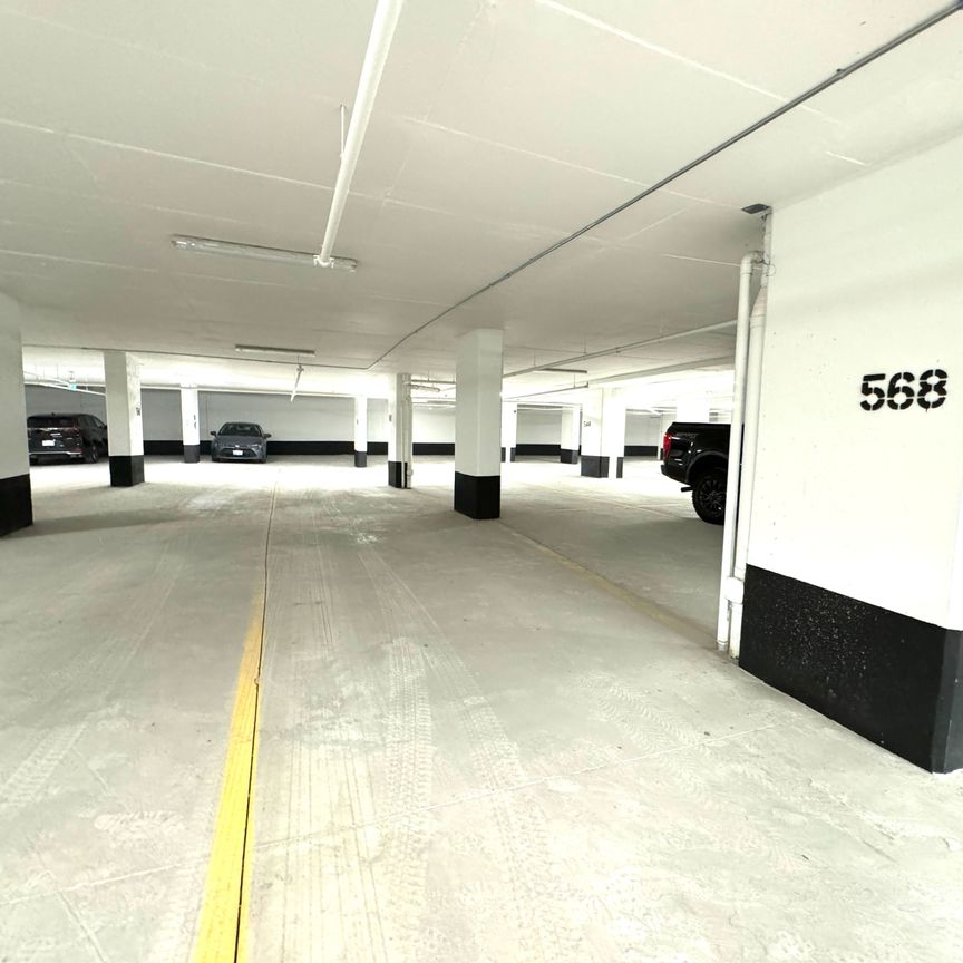 For Lease - 8 Beverley Glen Boulevard Unit# 808, Vaughan, Ontario - Photo 1