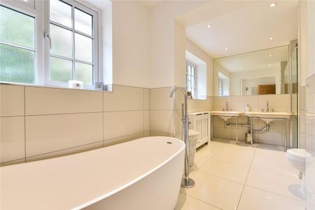 5 bedroom detached house to rent - Photo 5