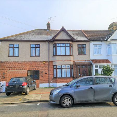 1 Bed Flat, Littlemoor Road, IG1 - Photo 3