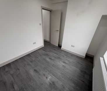 3 bedroom flat to rent - Photo 5