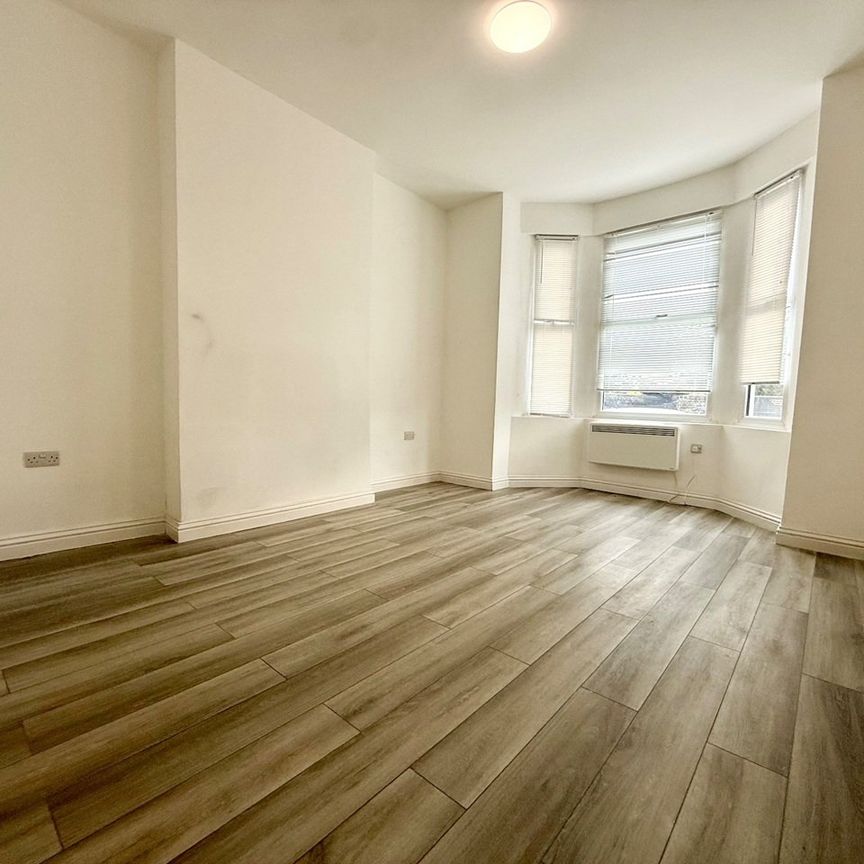 Studio Flat, Beulah Road, CR7 - Photo 1