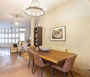 A stunning newly re-decorated ground floor garden flat on Filmer road in Fulham. - Photo 6