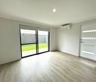 Modern Low-Maintenance Living in Sought-After Ravenswood. - Photo 2