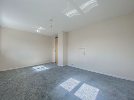 2 bed semi-detached house to rent in Dunraven Road, Cwmbran, NP44 - Photo 3