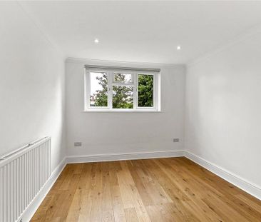 4 bedroom semi-detached house to rent - Photo 4