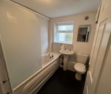 2 bedroom manor house to rent - Photo 2