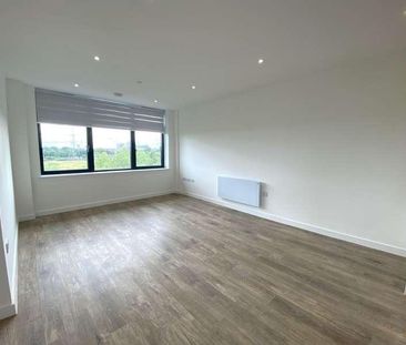 London Road, Staines-upon-thames, Surrey, TW18 - Photo 3