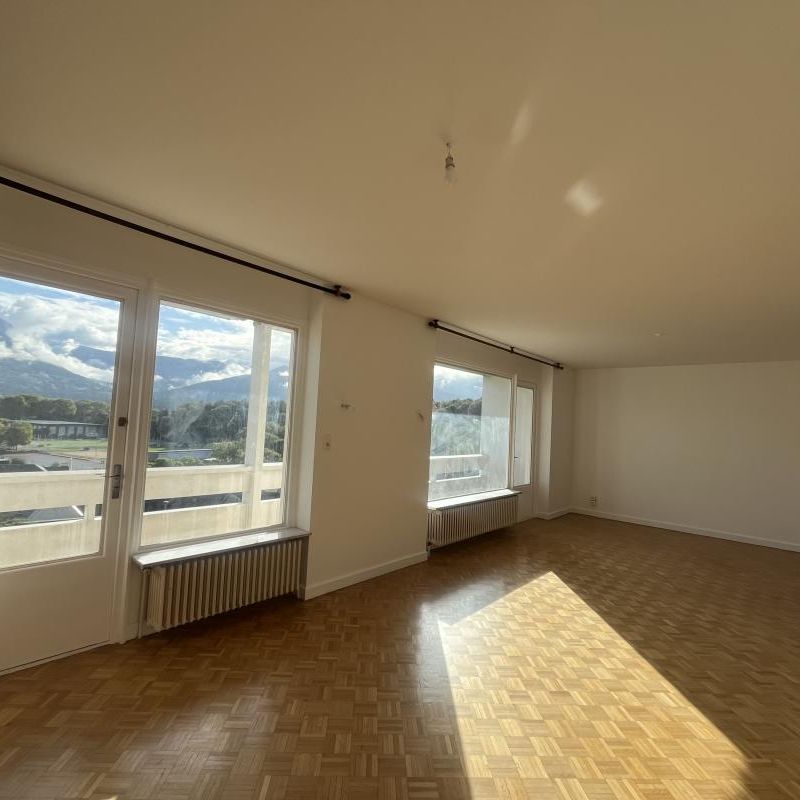 Location Appartement 4 pièces 96m² CHAMBERY 73000 - Photo 1