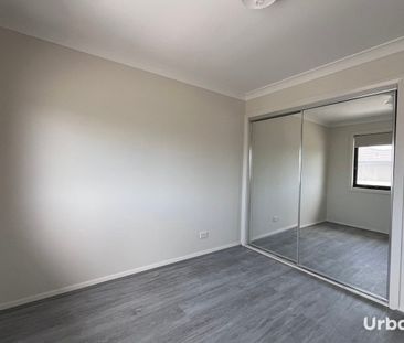 Renovated 3 bedroom townhome - Photo 3