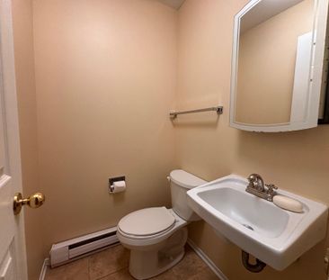 For Lease - 200 Fenerty Court Unit# 4, Kanata, Ontario - Photo 5