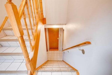 For Lease - 65 Whitburn Crescent, Toronto, Ontario - Photo 3