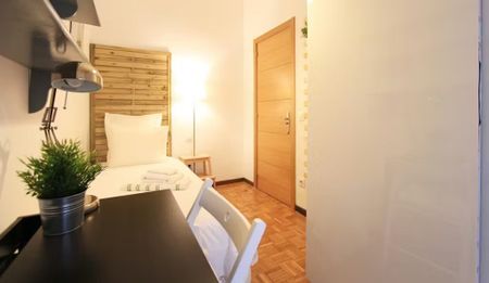 Calle de Costa Rica, Madrid, Community of Madrid 28016 - Foto 5