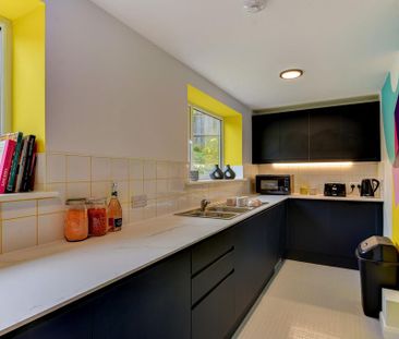 1 bedroom in a house share to rent - Photo 5