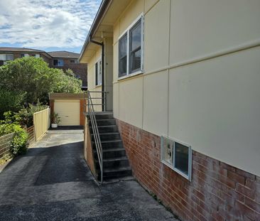 Conveniently Located 2-Bedroom Flat in a Small Block of 4 - Photo 1