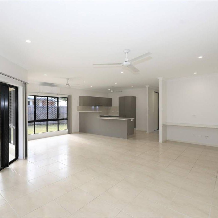 Quality Air Conditioned Modern Home near Mountains - Photo 1