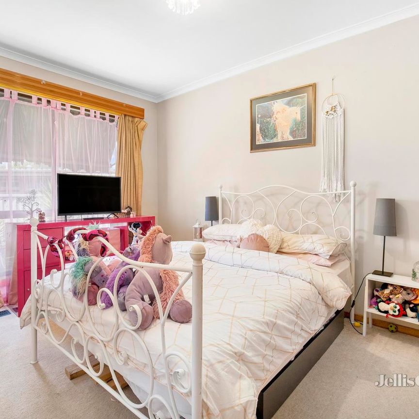 34 Lake Street, Wendouree - Photo 1