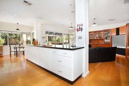 4 Hibernia Rise, Sorrento WA 6020 - House For Rent | Domain - Photo 5