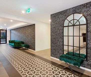 Near New Stylish Two Bedroom Apartment - Photo 5