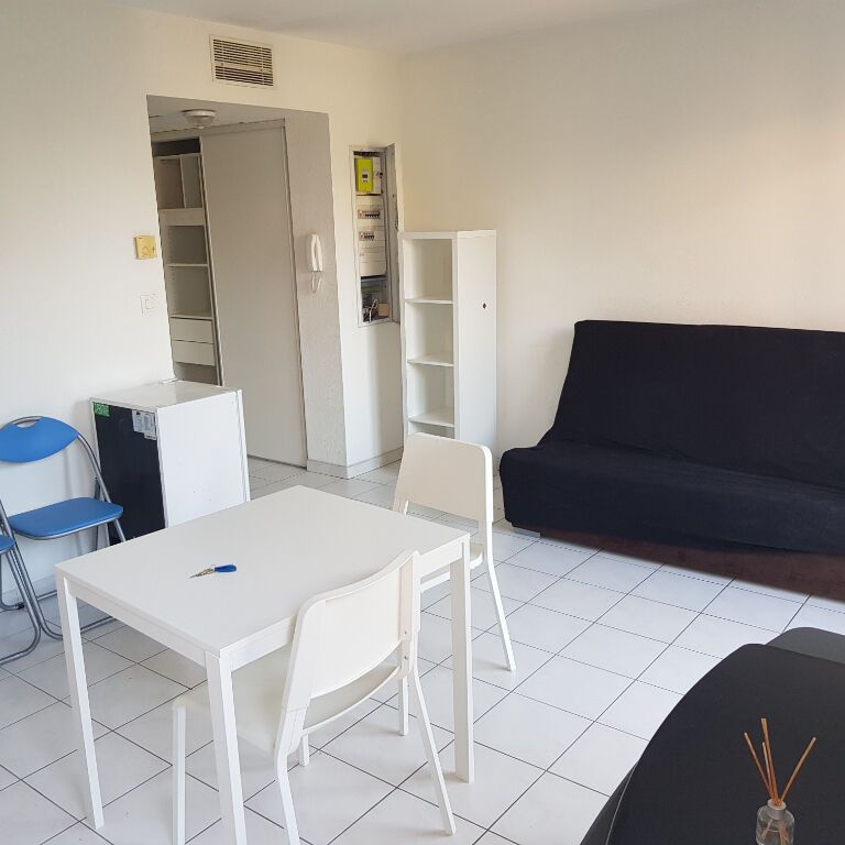 Location Appartement 1 pièce 26m² - Photo 1