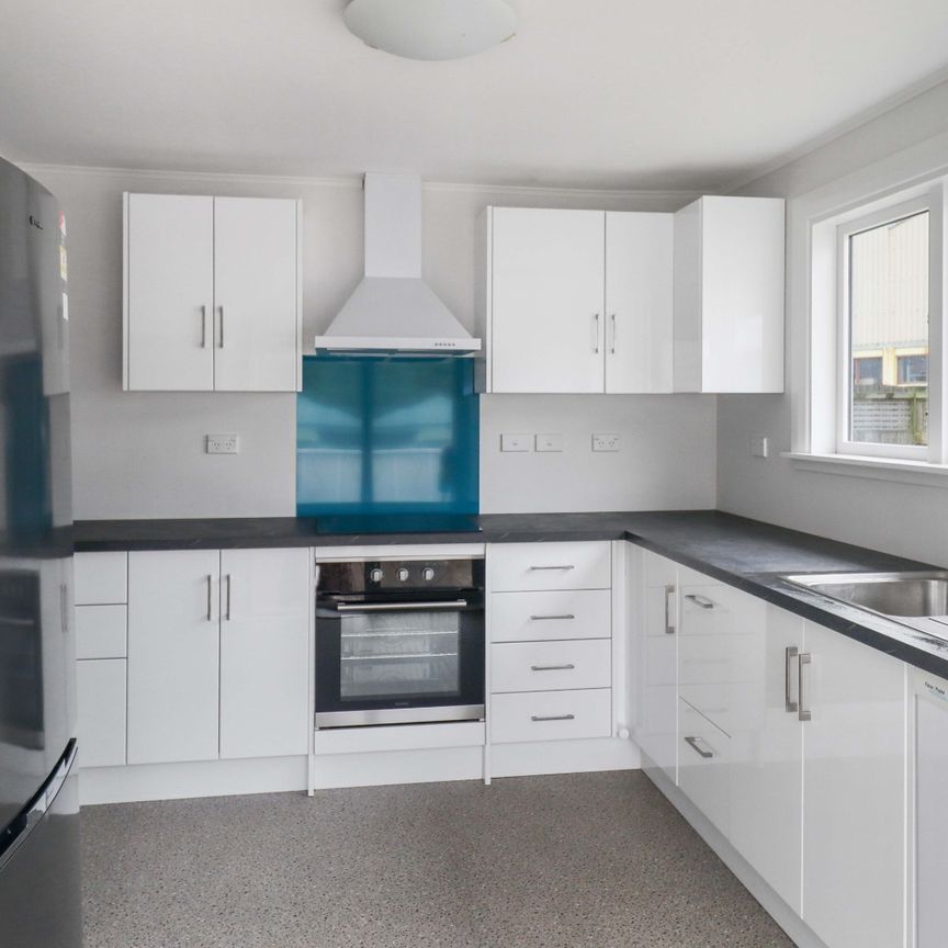 Life By The Beach!! - Photo 1