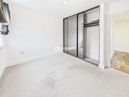 Soothouse Spring, St. Albans, AL3 - Photo 2