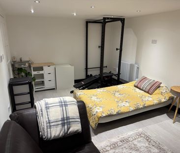 Studio Flat, Clewer Crescent, HA3 - Photo 1