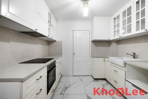 BEAUTIFULLY SPACIOUS ONE BEDROOM IN GREAT LOCATION - Photo 1