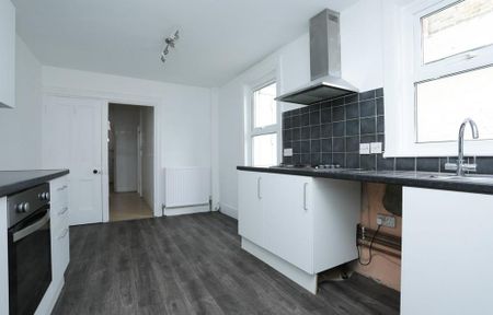 3 bedroom terraced house to rent - Photo 5