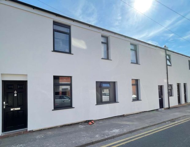 Boundary Street Room 6 - Photo 1