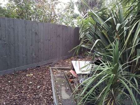 Tidy 5 Bedroom home at a great location - Photo 2