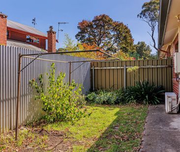 Well-appointed home in a neighbourhood filled with conveniences! - Photo 5