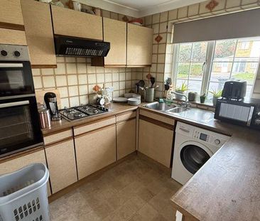 3 bedroom semi-detached house to rent - Photo 5