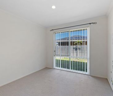 Spacious Family Home With A Pool! - Photo 6