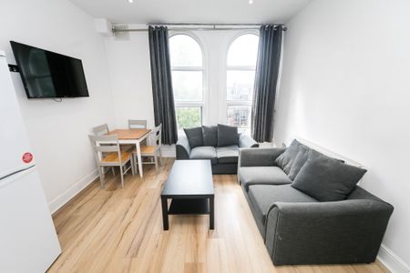 Flat 5, 27 Richmond Road, Headingley, Leeds - Photo 3