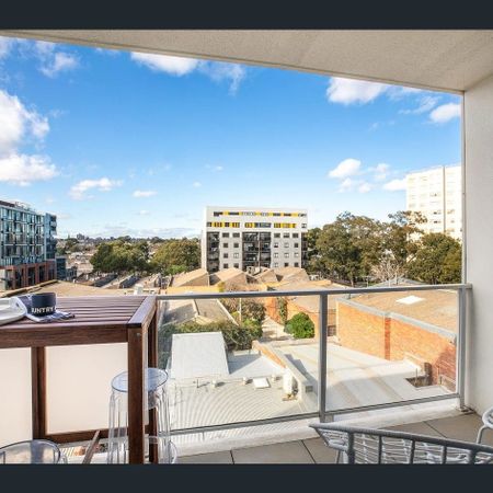 Neat and Spacious Studio - Photo 3