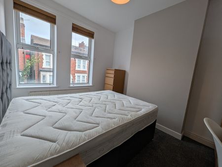 5 Bed Semi-Detached House, Rosebery Avenue, NG2 - Photo 3