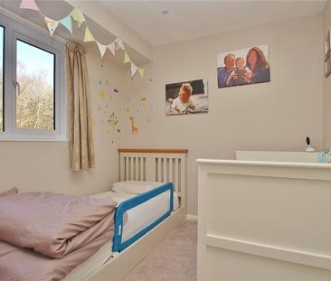 3 bedroom end of terrace house to rent - Photo 6