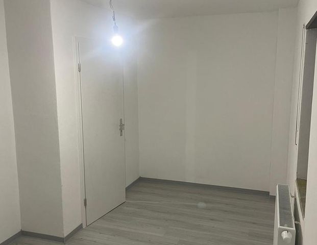 Großzügige 3-Zimmer-Wohnung mit Garten in Mannheim Schönau - Photo 1