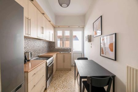Astounding 2BR Apartment in Marousi - Photo 2