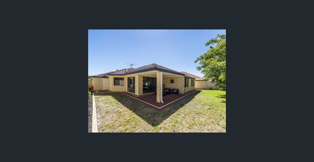 LARGE FAMILY RENTAL IN THE MURRAY RIVER COUNTRY ESTATE - Photo 1