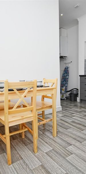 1 bed house share to rent in Linden Street, Burnley, BB10 - Photo 1