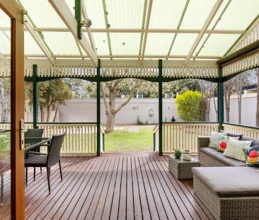 “Charming Character Home in Beautiful Kensington Park!” - Photo 4