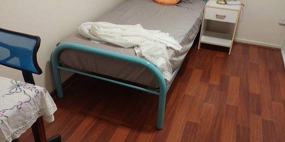 Hackham West - Photo 3